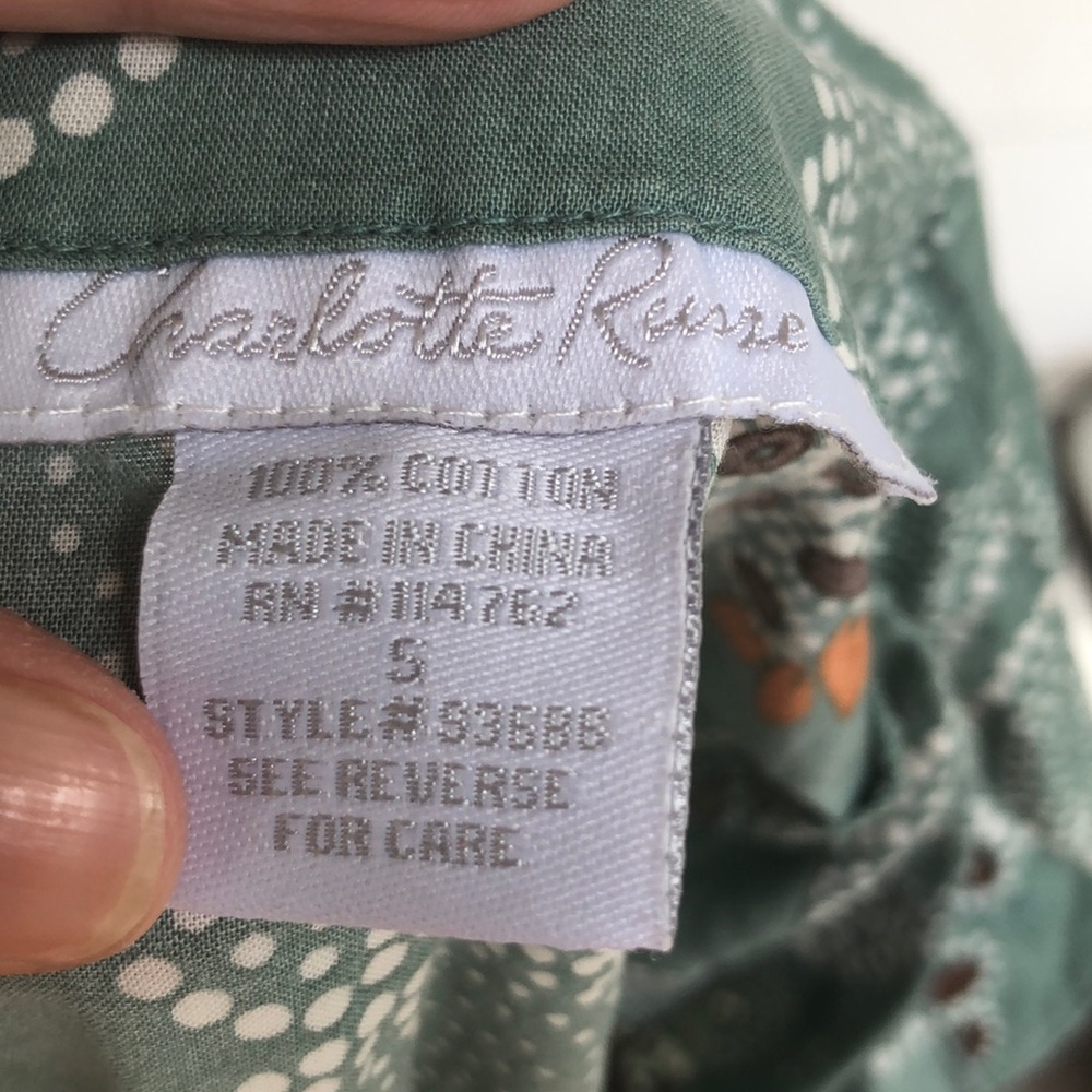 Lightweight button down top - Picture 4 of 4